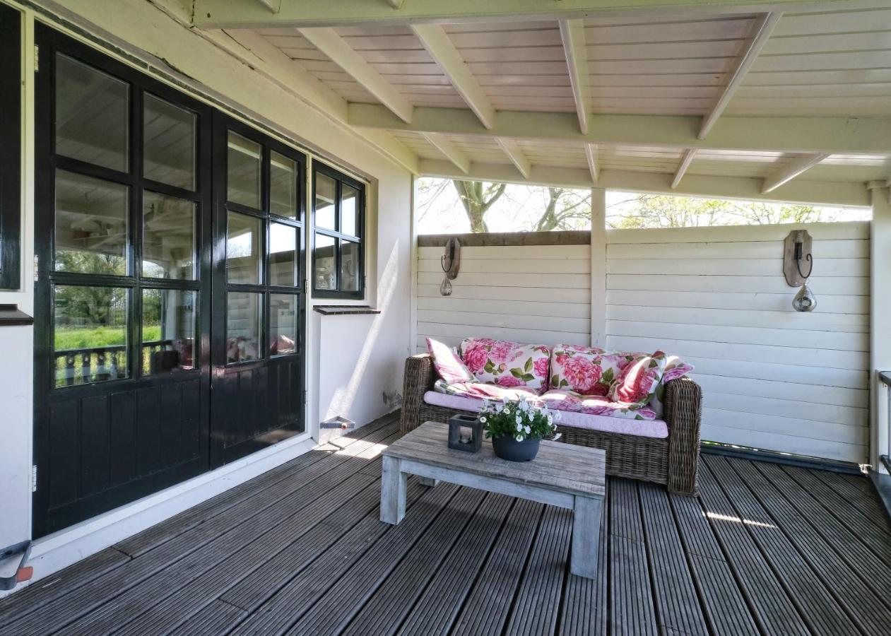 Idyllisch En Knus Huisje Met Prachtige Veranda. Oterleek Luaran gambar